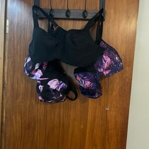 Stylish Black and Purple Patterned Bras Lot of 3 44c underwire sport bras EUC